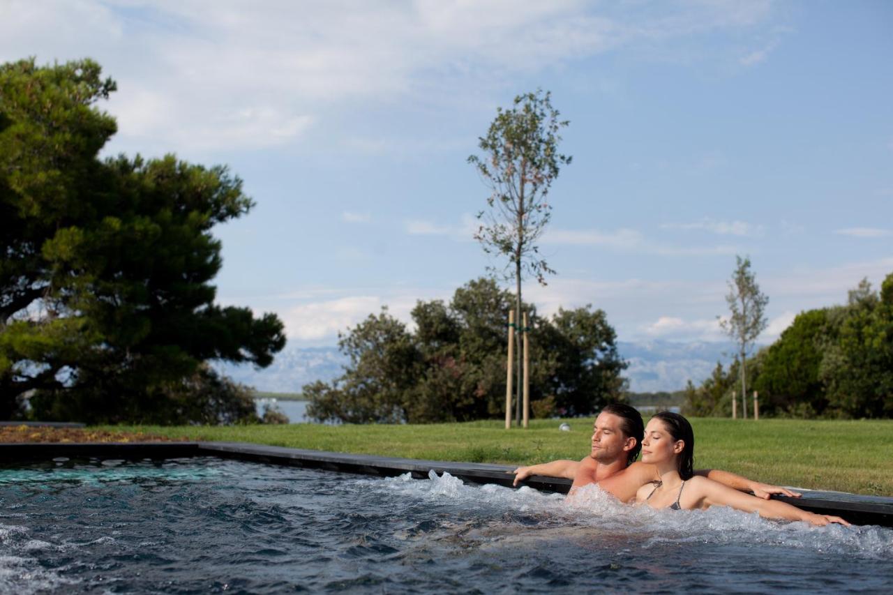ฟอล์คเคนสไตเนอร์โฮเต็ลแอนด์สปา ลาเดรา Hotel เพทรอซาเน ภายนอก รูปภาพ Thermae